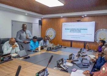 Santé publique : en Guinée, de nouvelles normes pour encadrer les structures privées de soins.