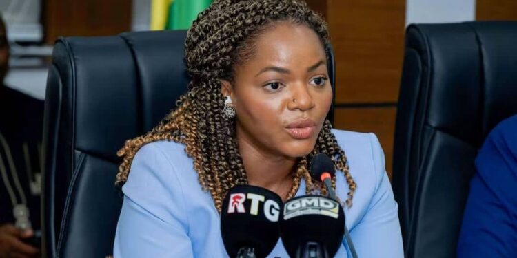 Santé publique : en Guinée, 7 000 agents de santé seront recrutés en 2027, annonce la ministre.