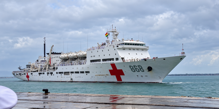 Navire-hôpital chinois : ce que l’arrivée du navire-hôpital révèle des besoins de santé en Guinée.